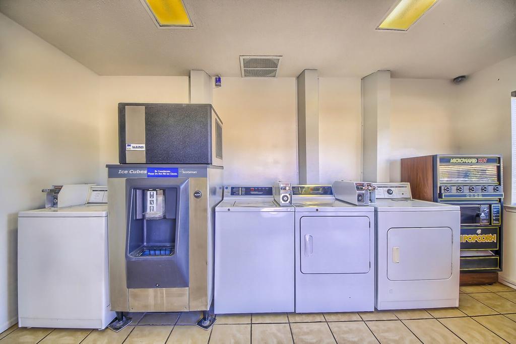 Hillcrest Inn & Suites Ozona Ngoại thất bức ảnh